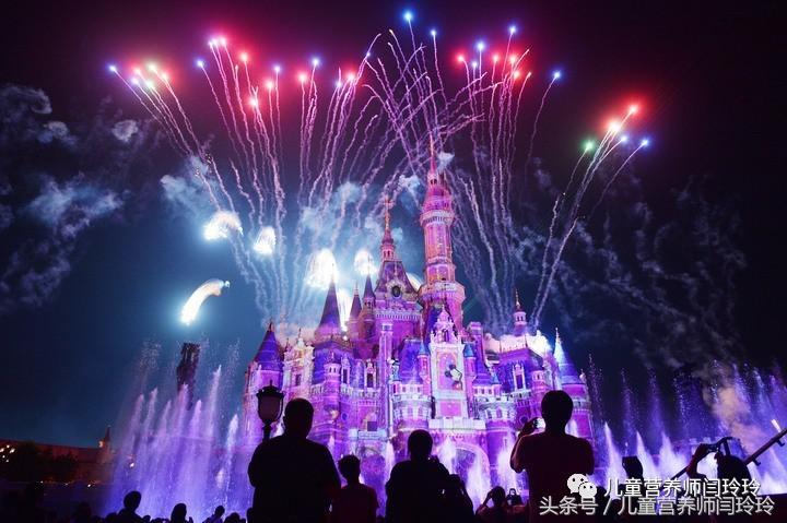 迪士尼实现小朋友们的公主梦,迪士尼是每个女孩的公主梦