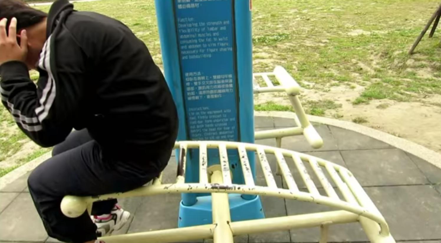 仰卧起坐对腰部有危害吗,做仰卧起坐腰痛怎么迅速缓解