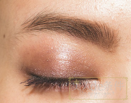 眉头太低打玻尿酸怎么能提上去,经常皱眉要不要打玻尿酸