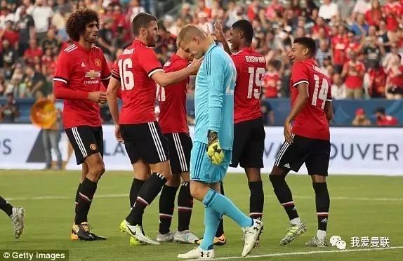 拉什福德18分钟双响，曼联首秀大胜银河！但穆帅要开吹风机了