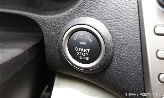 日产天籁诊断电脑所有系统进不去,日产天籁报发动机故障请立即维修