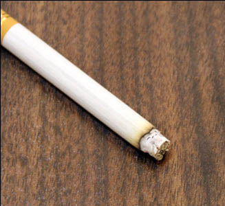 木地板烟头烫的痕迹修复多少钱,烟头烫的木地板痕迹怎么消除