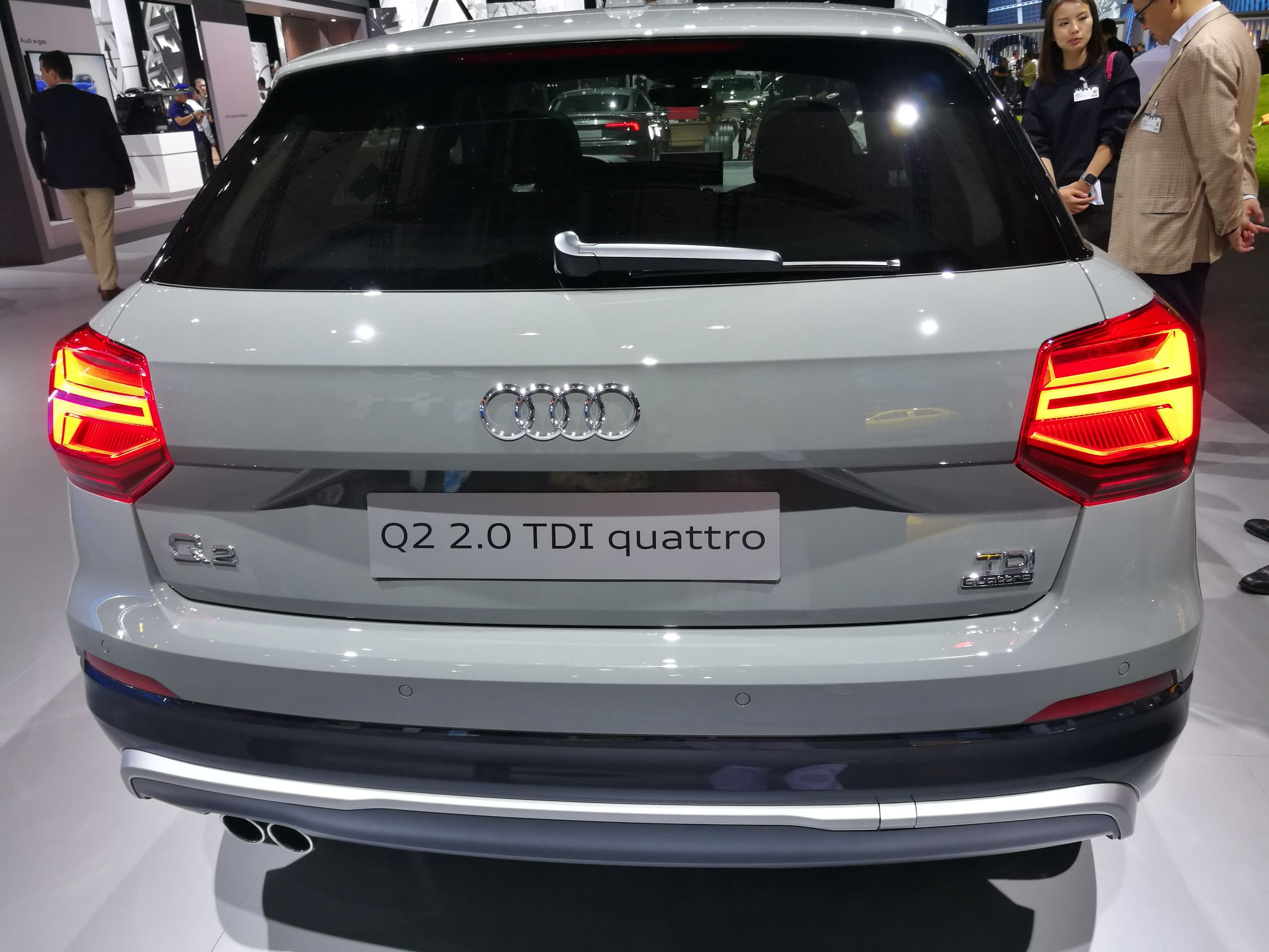 奥迪q2l15万落地,奥迪q2内饰最新款