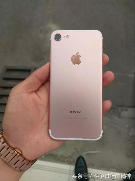 勇当咸鱼垃圾佬，低价捡到iPhone7开箱，希望不会翻车