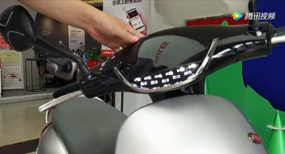 电动车车灯坏了怎么修,爱玛电动车车灯为什么一直亮