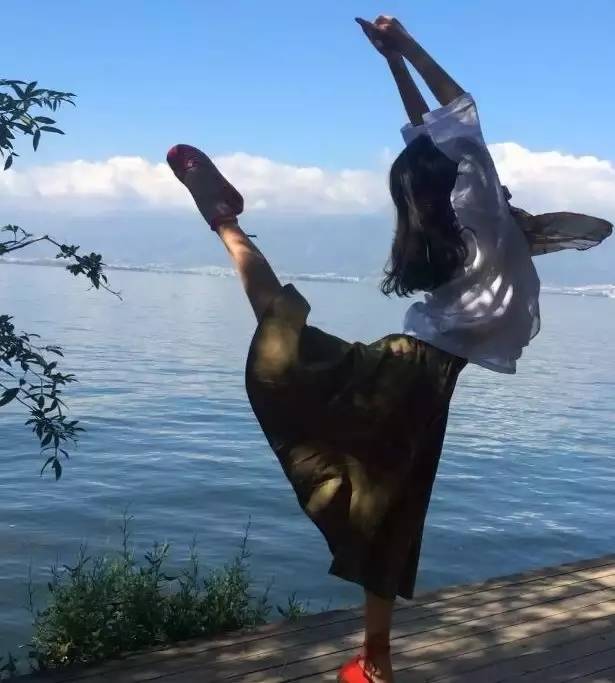 舞蹈老师小田Tia转型淘宝主播，教你蝶变成满岛光