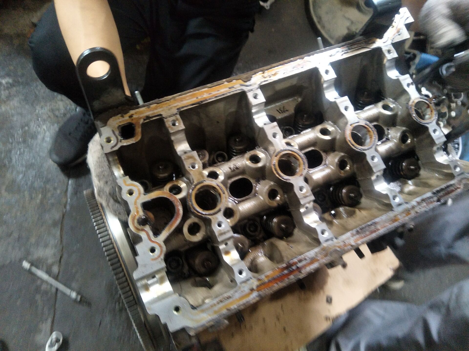 奥迪a6机油灯报警亮红灯,奥迪a6机油灯报警仪表调校