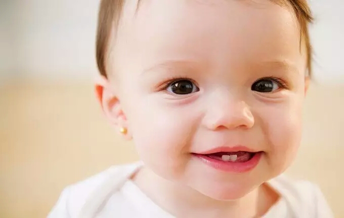 宝宝护牙的四大攻略,牙医爸爸给孩子修牙