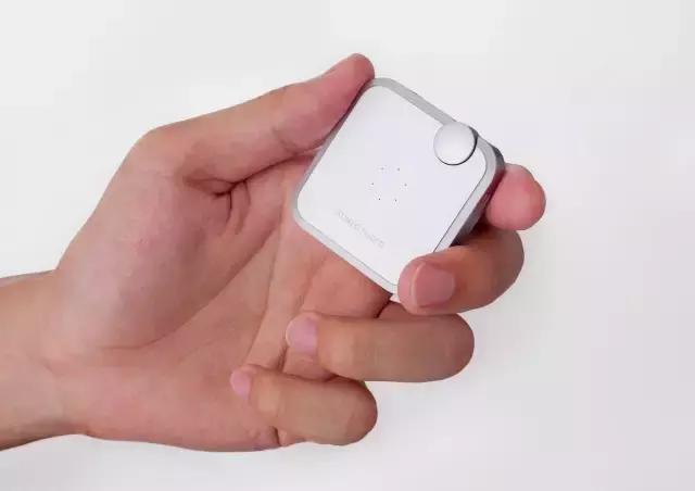 耳朵的位置特点写一段话,耳朵的位置作文