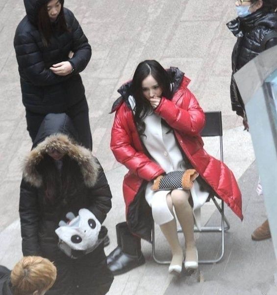 杨幂感冒发烧,杨幂针灸放血治疗