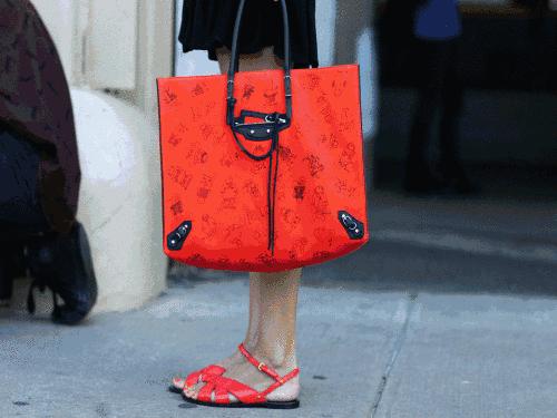 为什么女生都热衷于买包,世界级难题