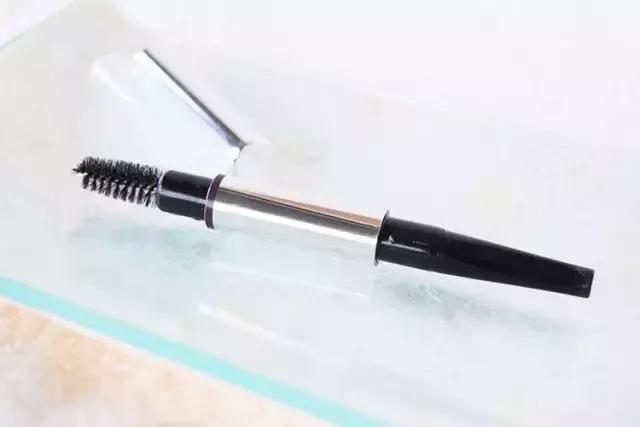 眉笔画眉毛容易掉色怎么避免,做的眉毛褪色要用什么颜色眉笔