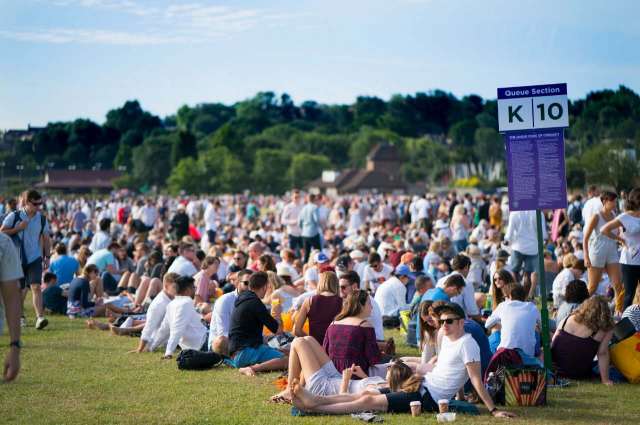 关于温网励志的故事简短,费德勒温网经典比赛