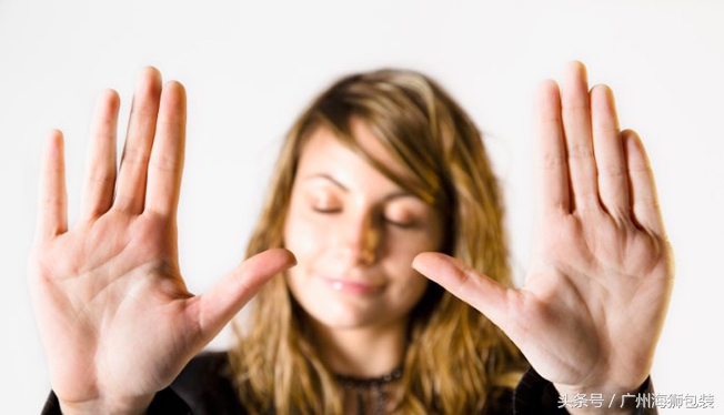 原创｜共享服装？报告老板，他们在做梦