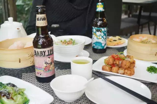 香港人很喜欢喝酒吗,周润发来一瓶82年的拉菲