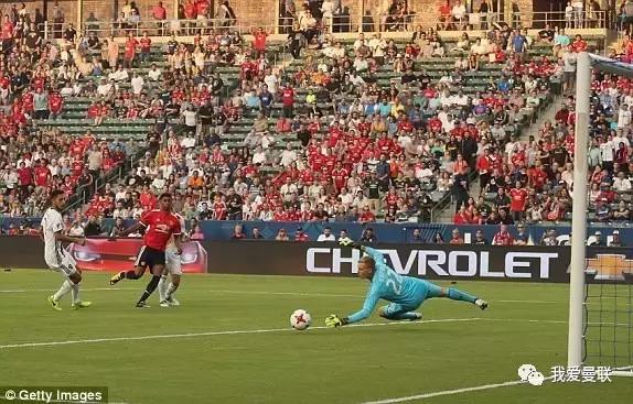 拉什福德18分钟双响，曼联首秀大胜银河！但穆帅要开吹风机了