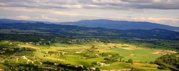 世界上最迷人的小镇,世界上最香的小镇