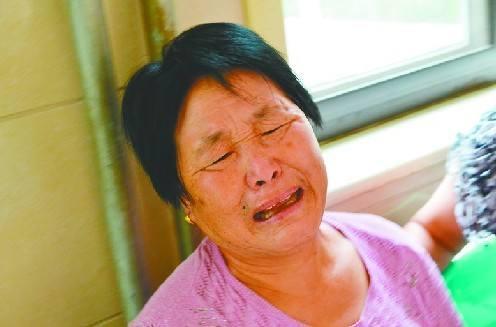 新生儿喂奶粉消化不良怎么办,婴儿喝奶粉消化不良可以喂水么