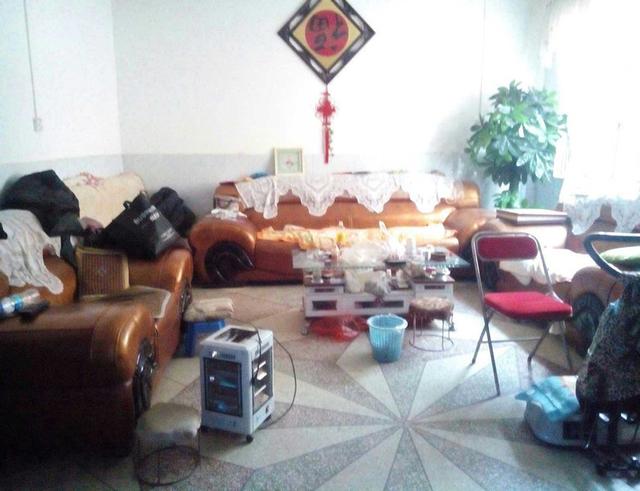 婆婆每天打扮家里却脏乱差,和婆婆住一起家真的脏乱差