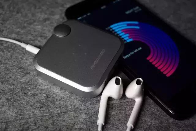 耳朵的位置特点写一段话,耳朵的位置作文