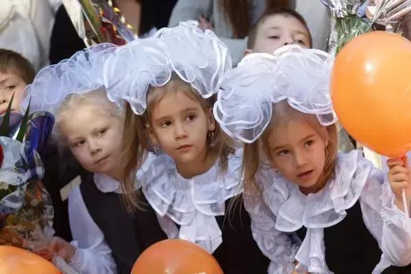 被全国嫌弃的校服,韩国女孩羡慕中国校服