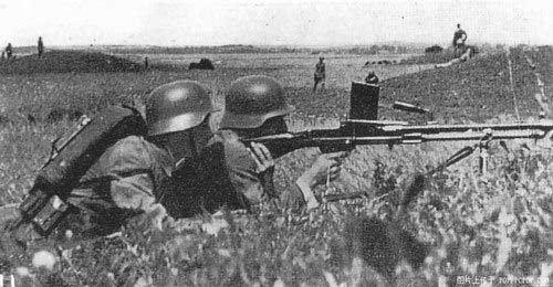 二战*器武**解读——捷克式机枪与“歪把子”