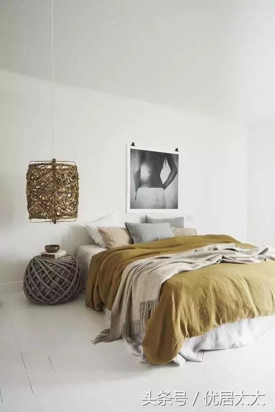 你的床屏该变变样子了，不要只会挂婚纱照了