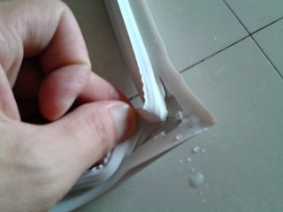 冰箱有水漏地上了,西门子冰箱冷藏室有水珠怎么回事