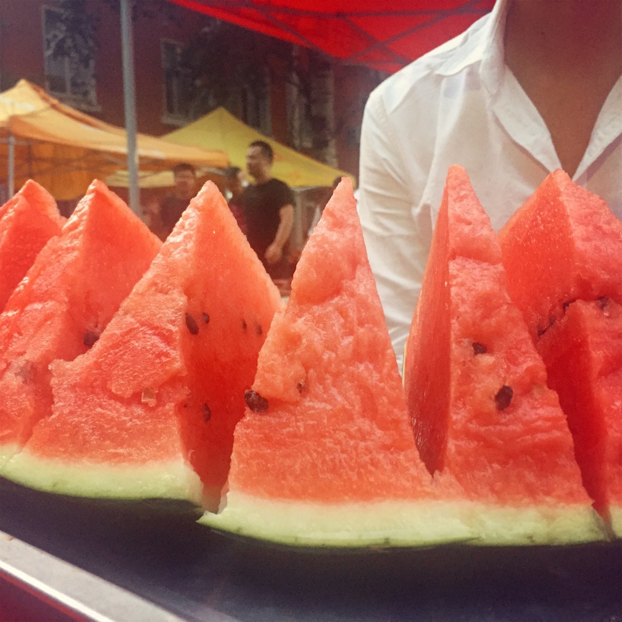 北京科技大学这个西瓜摊神了，一到夏天就成北科吃货聚集地