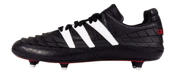 阿迪达斯足球鞋为什么很强,阿迪达斯纪念足球鞋