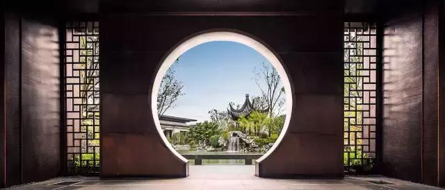 著名商业摄影师作品图片,采访一年收入两千万女博主