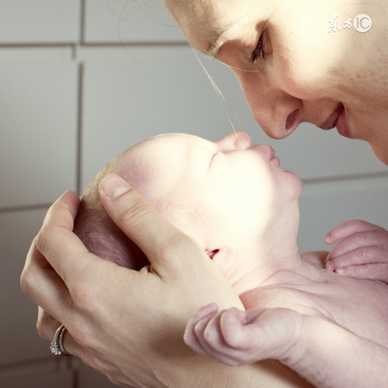 新生儿长鹅口疮怎么办,新生儿鹅口疮不治疗会自愈吗