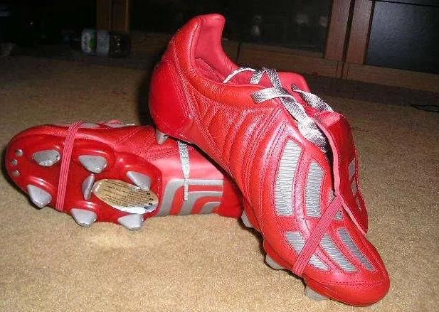 阿迪达斯足球鞋为什么很强,阿迪达斯纪念足球鞋