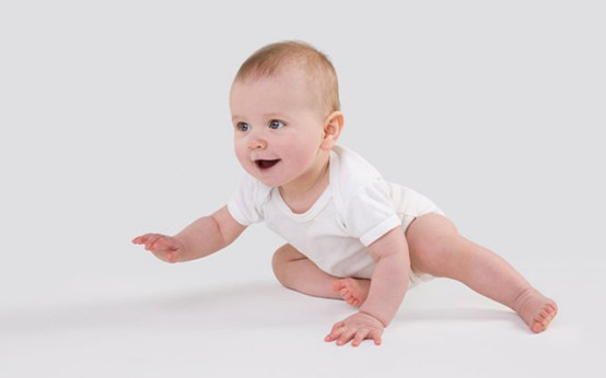 宝宝腿纹不对称是什么原因导致的,宝宝腿纹不对称是如何造成的