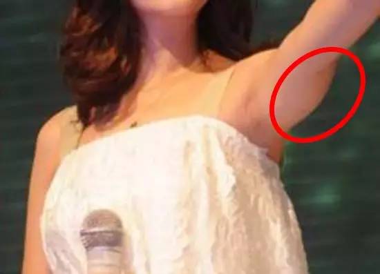 两周甩掉拜拜肉看着显瘦10斤,4个动作甩掉拜拜肉让你显瘦10斤