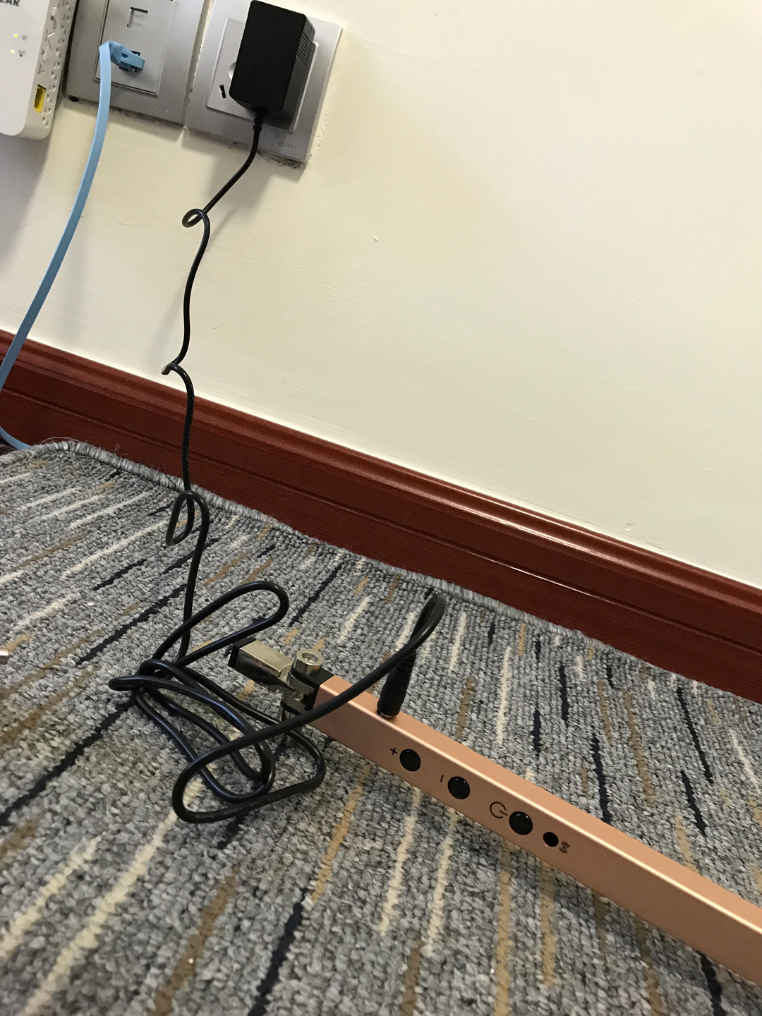 暂时了却心愿可调光LED台灯开箱及使用分享