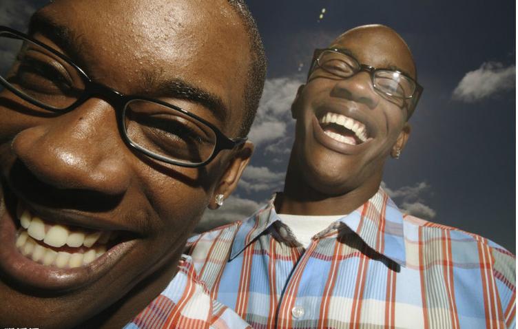 怀孕初期hcg偏高会不会是双胞胎,孕早期hcg很低会有宫外孕的可能吗