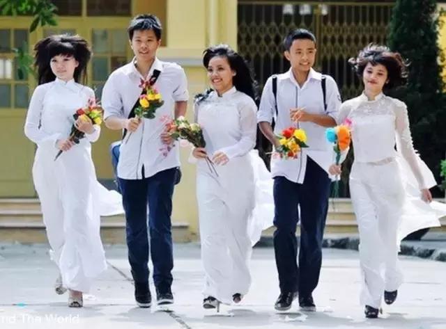 被全国嫌弃的校服,韩国女孩羡慕中国校服