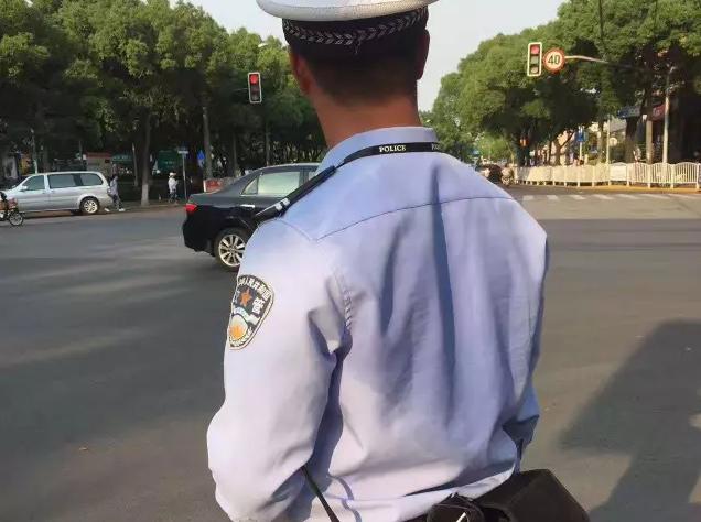 唤醒城市里的人们,唤醒这座城市