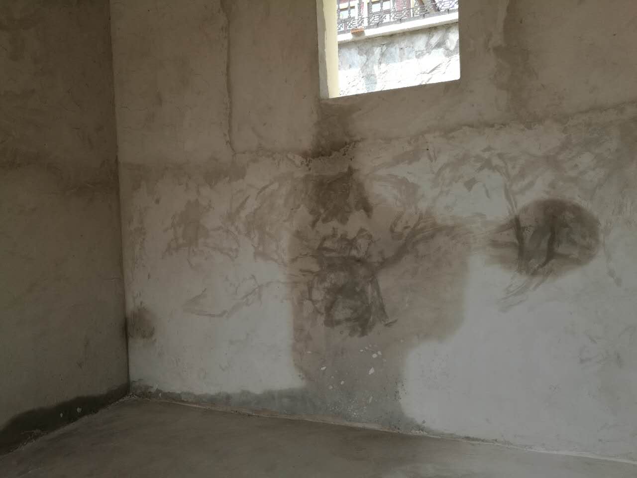 有什么办法可以把房子弄烂,墙发霉起皮返潮怎么办