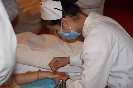 胃镜需要做无痛的吗,做无痛胃镜需多少钱