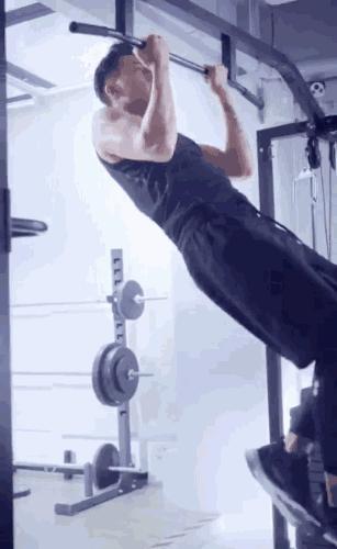 跟着男神一起来“撸铁”！鹿晗陈伟霆刘昊然的健身照荷尔蒙爆棚想舔屏！