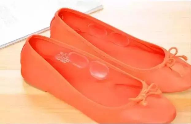 新买的鞋子磨脚怎么处理,鞋子磨脚怎么办教你一招解决