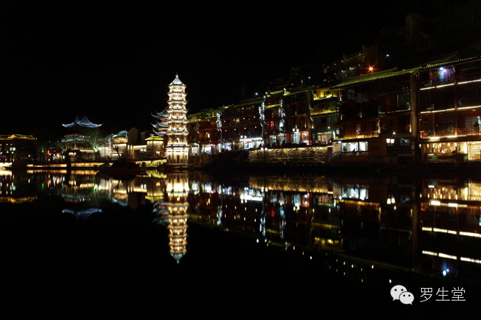 云南旅游攻略必去吃的美食有哪些,云南吃些什么特色美食