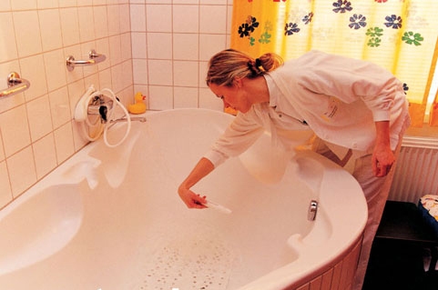 水中分娩胎儿怎么呼吸,孕妇水中分娩过程记录