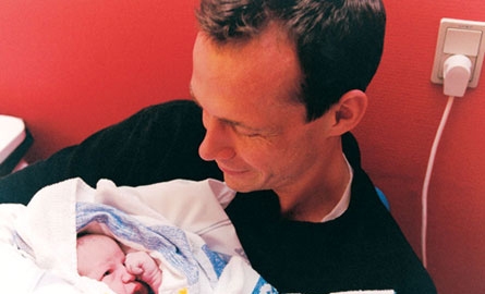 水中分娩胎儿怎么呼吸,孕妇水中分娩过程记录