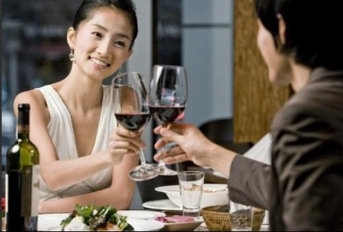 向同事女生表白后她没有答应,同事表白被拒绝我怎么安慰她