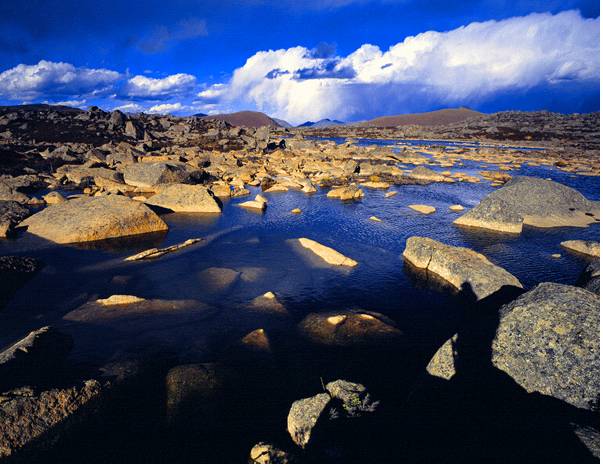 他花了四年时间，寻觅心中的香格里拉
