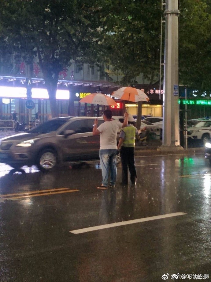 高温持续20天后连续下大雨,高温持续20天突降暴雨