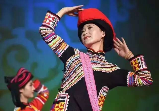 七彩云南彝族赛装节,七彩云南2019民族赛